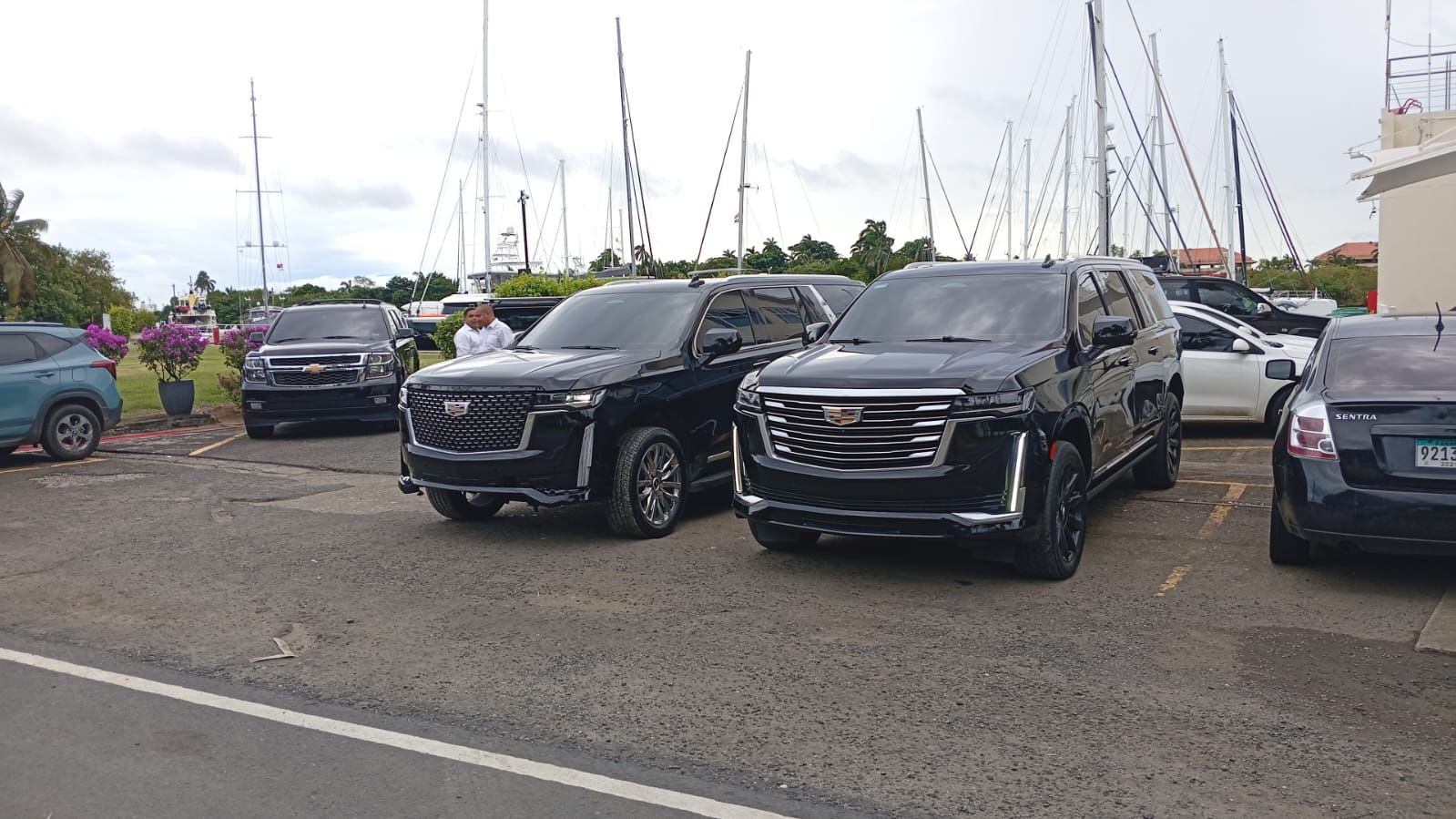 Cadillac Escalade negras de la flota VIP en Panamá